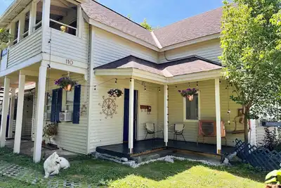 Image de Charming 2 Br Pet Friendly House w Garden in fabulous Burlington's Old North End