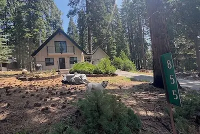 Image de Newly updated 4-bedroom house with Ac, WiFi in serene Lake Almanor Country Club