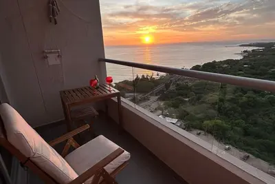 Image de Sunsets over the sea - Cozy Loft