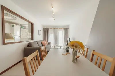 Image de Espinho Modern 3 Bedroom Apartment by Vacationy