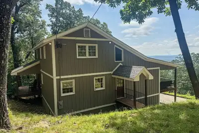 Image de Mt Alto Chalet Retreat~ Mountain + Sunrise Views
