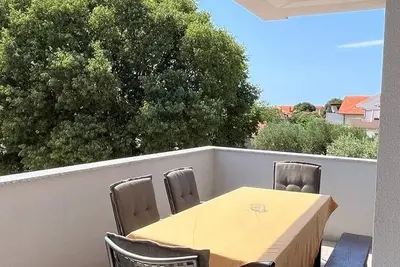 Image de Appartement de trois chambres avec la terrasse Biograd na Moru, Biograd (A-24723-a)