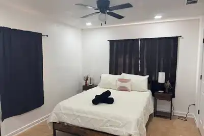 Image de Cozy 2br Near Downtown & Border