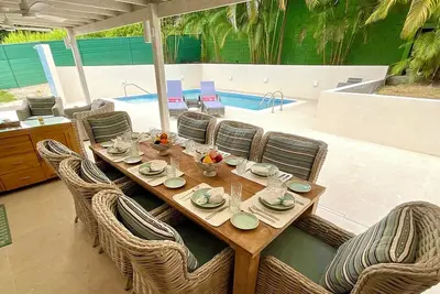 Image de Enjoy the perfect getaway in this spacious, comfortable 3-bedroom villa with private pool