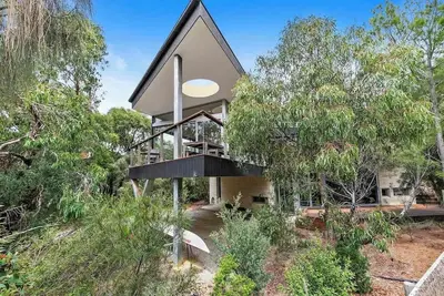 Image de Erica Escape | Modern Treehouse Retreat