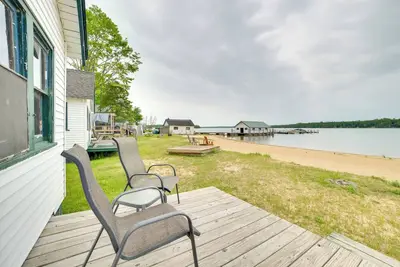 Image de Dock & Beach Access: Cedarville Lakefront Cabin 9