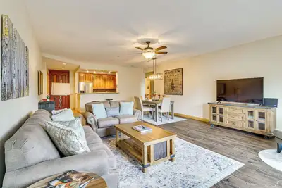 Image de 2 Mi to Angel Fire Resort: Luxury Condo w/ Balcony