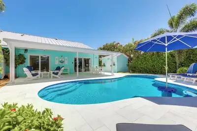 Image de Private Pool + Backyard: Villa in North Palm Beach