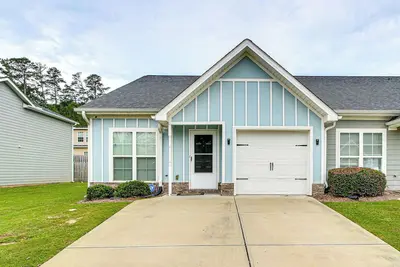 Image de 7 Mi to Dtwn Augusta: Townhome Near Shops & Eats!