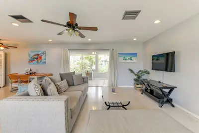 Image de 3 Mi to Siesta Key Beach: Snowbird Haven w/ Lanai