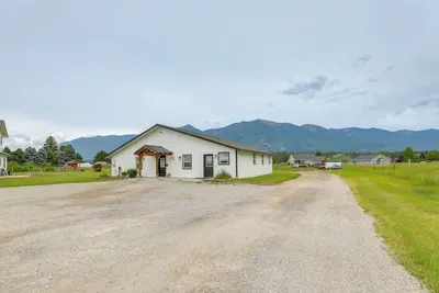 Image de 23 Mi to Glacier Nat’l Park: Mtn-View Gem w/ Patio