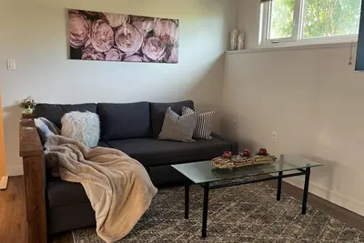 Image de Cozy earthy home away from home