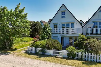 Image de Cozy 3-room vacation apartment with terrace and garden - Apartment Boddenkoje