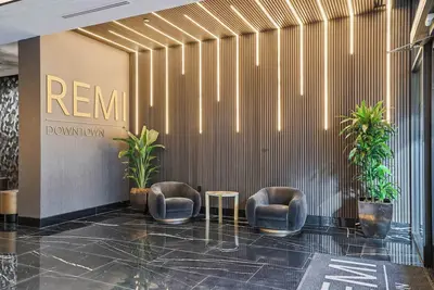 Image de CozySuites Remi | sauna, pool, gym