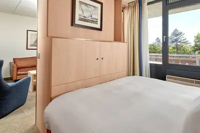 Image de Cozy Hotel Stay on Ameland – Walk to Coast, Dunes, Trails & Local Attractions