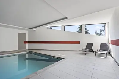 Image de Piscine, Ski & Vue sur le lac – Crans 6 pers