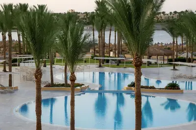 Image de Experience Serenity in Beachfront Resort w/ Spa Bliss, Waterpark & Beach Fun