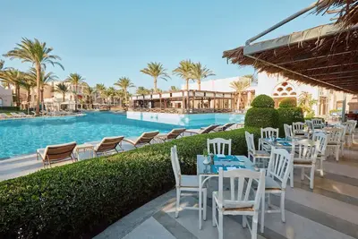 Image de Modern Comfort Meets Coastal Views in Prime Location | 2 Beachfront Rooms