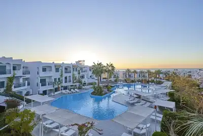 Image de 4 Bright Rooms with Balcony and Outdoor Pool Near Domina Coral Bay Beach