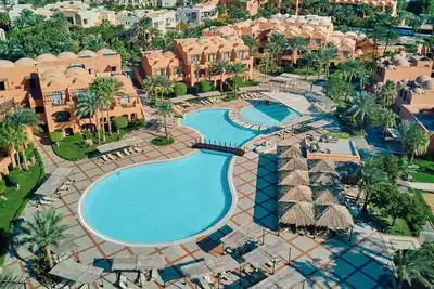 Image de Experience Makadi Bay's Charm from a Spacious Room with Outdoor Pool