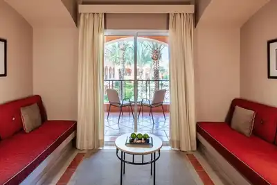 Image de Relax in a Calm Room with Outdoor Pool Near Makadi Water World Aqua Park