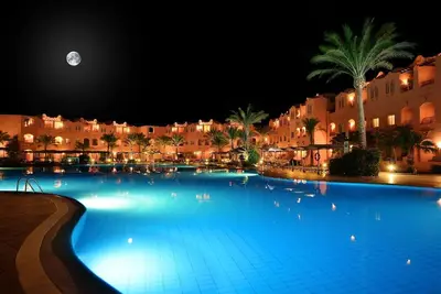 Image de Rejuvenate in a Scenic Room with Garden and Pool Views Near Makadi Beach