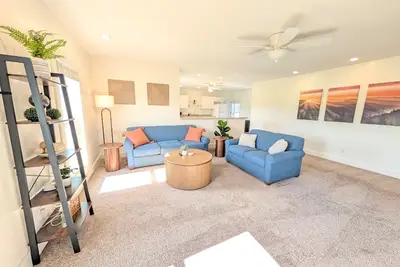 Image de Cozy Upstairs Unit Near River and Marina Access