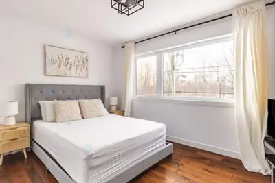 Image de Modern private room inn posh residential neighborhood. Extremely quiet