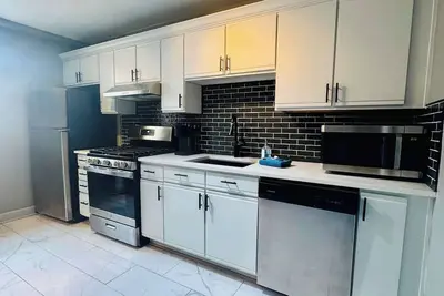 Image de Lively Fox Loft, In Downtown, Walk to River & Bars, Arcada across the street