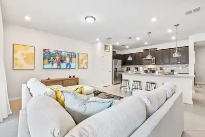 Image de Private Pool•Wi-Fi & Bbq•Near Disney & Shops