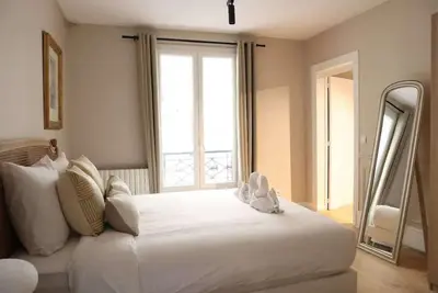 Image de Charme parisien près des Invalides – 1br & confort