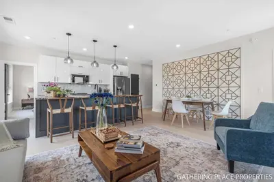 Image de Modern Condo Downtown Close to Shops/Food/Beach