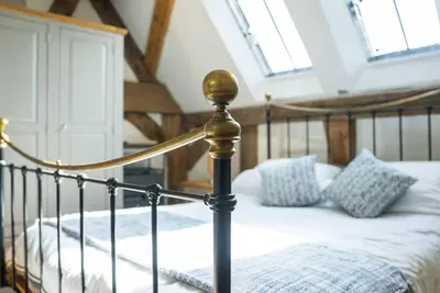 Image de Dépendance-Vue sur Jardin-Salle de bain privée séparée