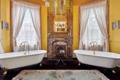 Image de Historic Mansion Heated Pool & Courtyard 5br|5. 5ba