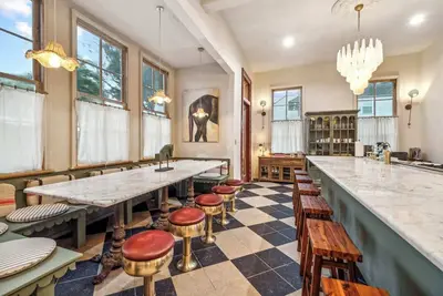 Image de Stunning Storybook Villa w Pool & HotTub 5bd|6. 5ba