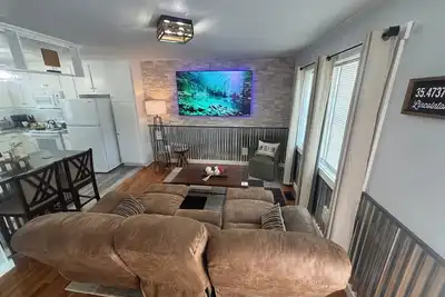 Image de Cow Patch - Country Styling with Large Parking located in Town, Ev Ready