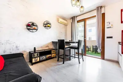 Image de Nice apartment with wi-fi, private parking and air conditioning