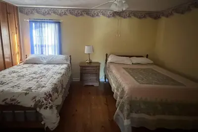 Image de Charming 2-bedroom cottage in Oakdale with WiFi, Ac