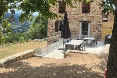 Image de Évasion en forêt ardéchoise – gîte calme, piscine et animaux, Domaine Solio