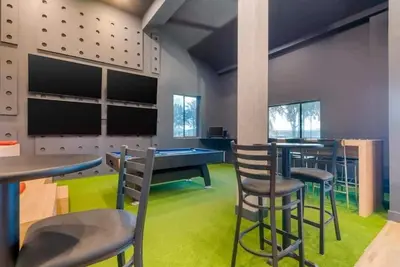 Image de Discover Peaceful Comfort Steps from The Grove's Vibrant Scene! w/ Outdoor Pool!