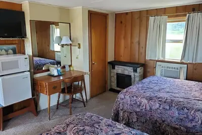 Image de Economy Double Room, 2 Double Beds #13