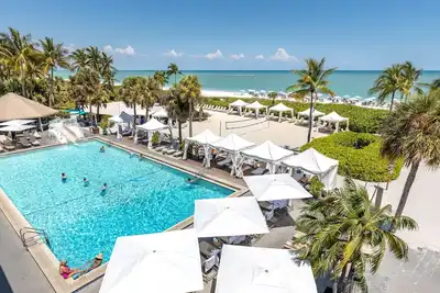 Image de Steps to Sanibel Beach with Pools, Hot Tub, Tennis & Dining — Ideal Island Stay