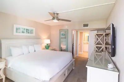 Image de Relax by the Beach with Pools, Tennis & Hot Tub — 2 Family-friendly Units
