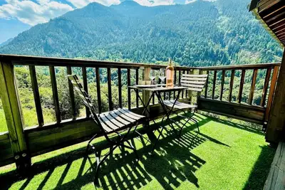 Image de Appartement Montagnard avec Spa et Piscine accès direct au domaine des 3 vallées