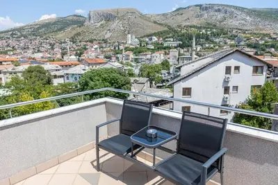 Image de Soba s 2 odvojena kreveta i vlastitom kupaonicom