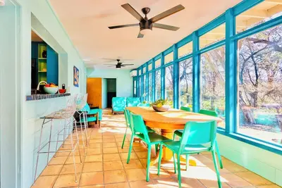 Image de Charming House just Steps from the Best Swimming Hole on the Frio