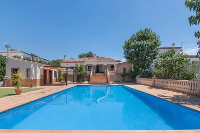 Image de Villa « Durán Esteban » avec vue sur la montagne, Wi-Fi et climatisation