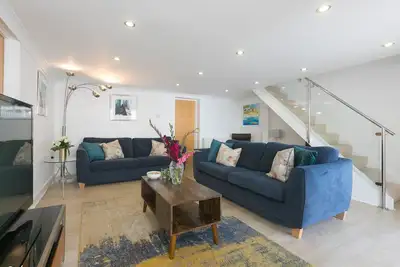 Image de Carvean – Sleeps 6 – Dog Friendly – Outside Area – On-Site Parking