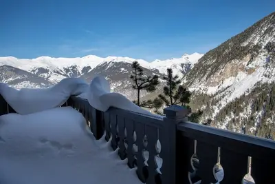 Image de Wifi, pied des pistes de ski, 5ème étage, vue montagne, balcon, cheminée ou poêle à bois, parking