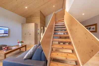 Image de Wifi, 250m des commerces, sauna, hammam, télévision, casier à ski, 84m², Vercorin